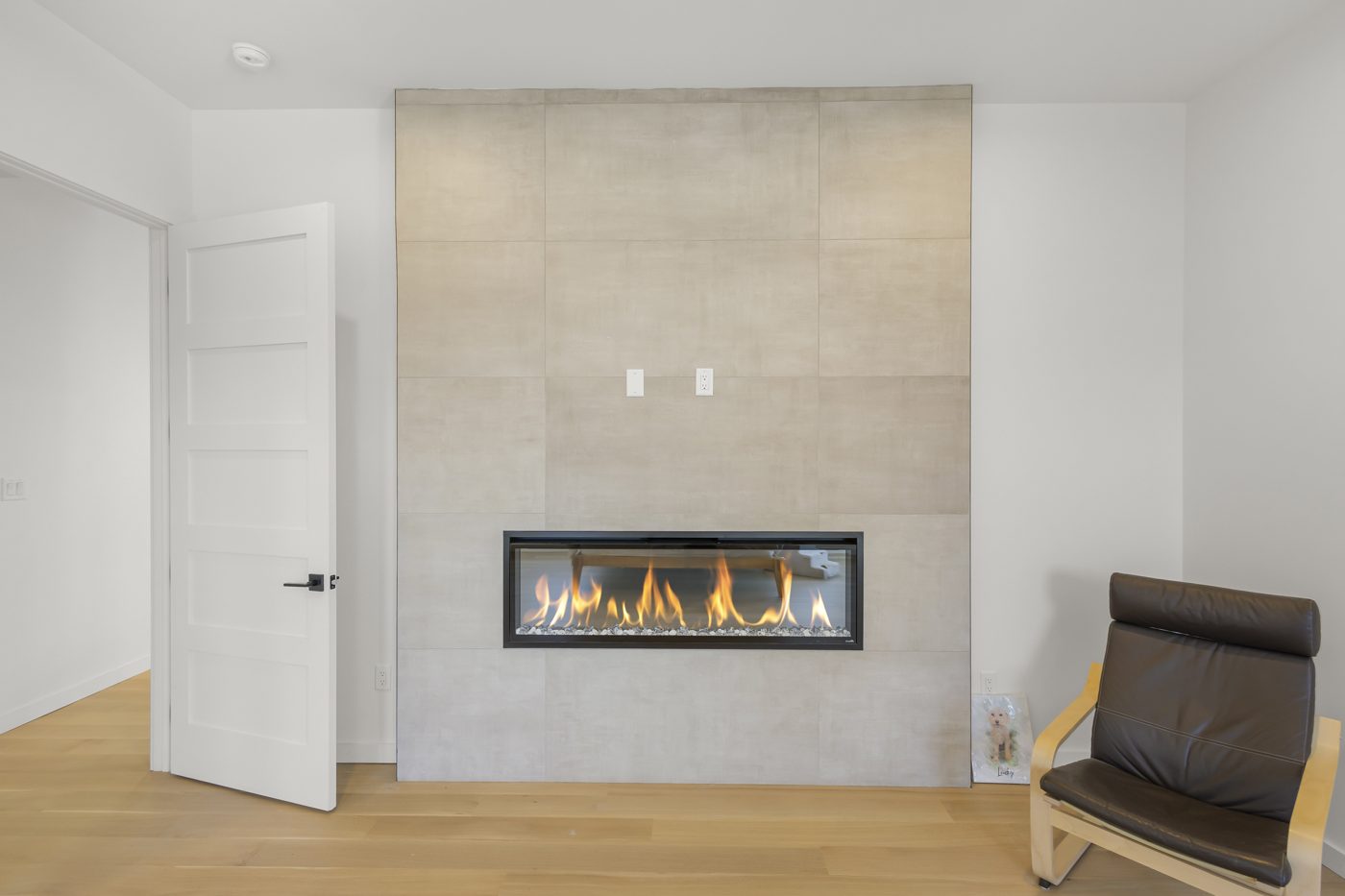 Los Alamos — linear fireplace