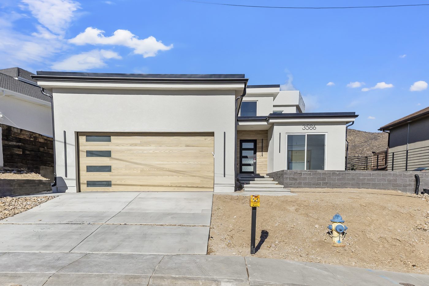Los Alamos — front elevation