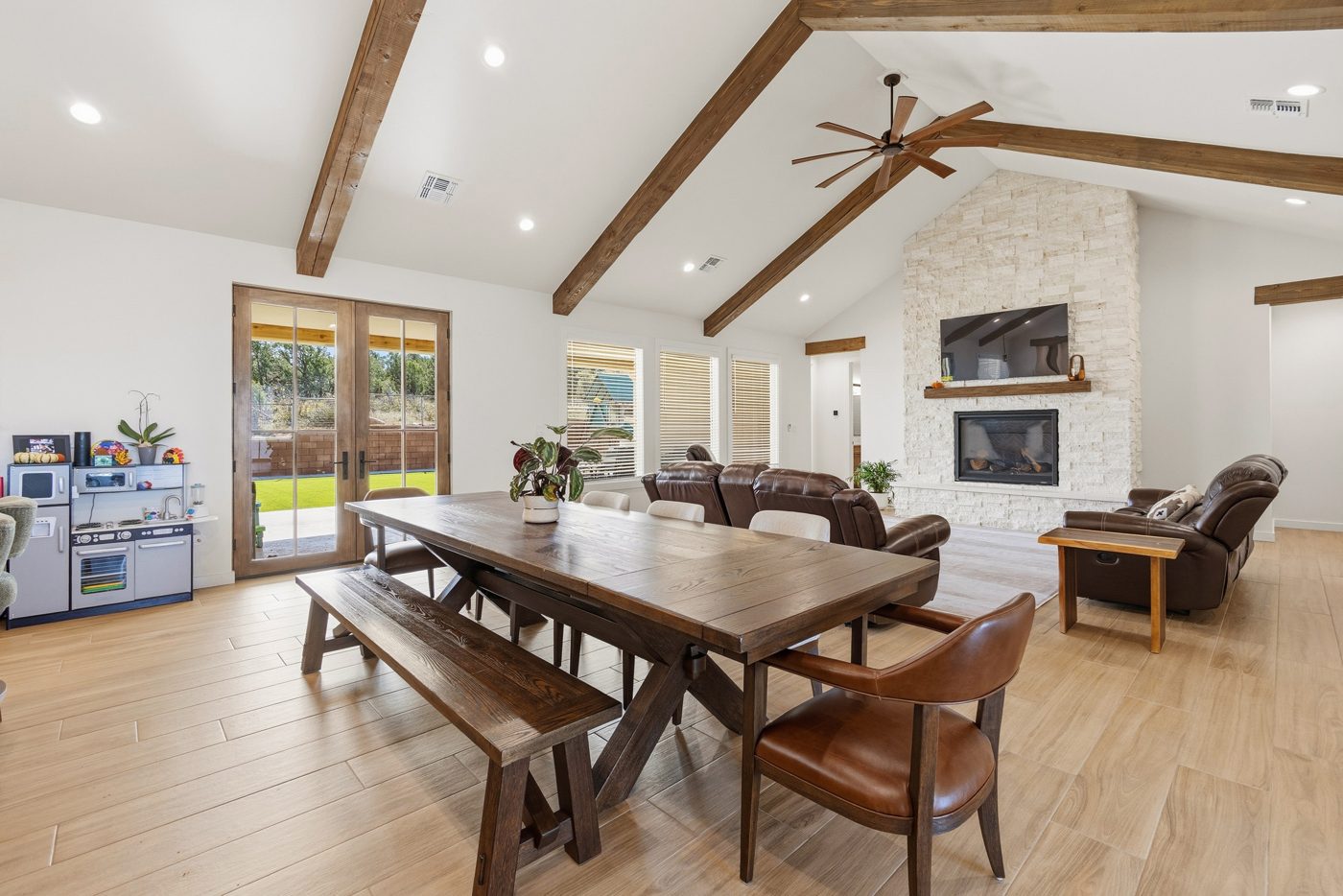 Tijeras — dining room
