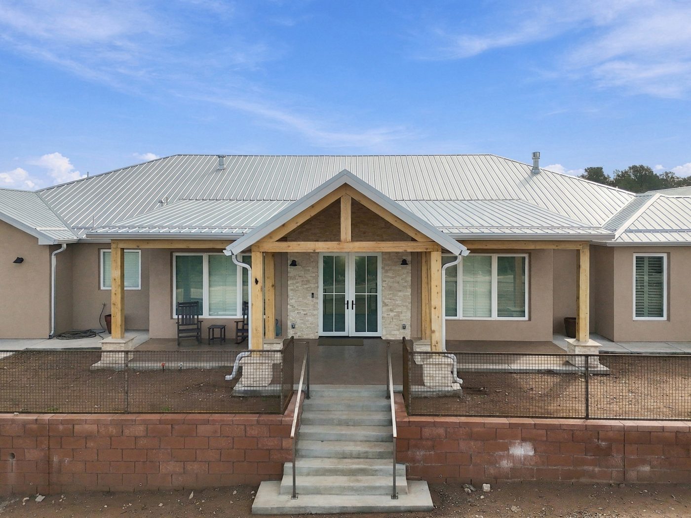 Tijeras — front elevation