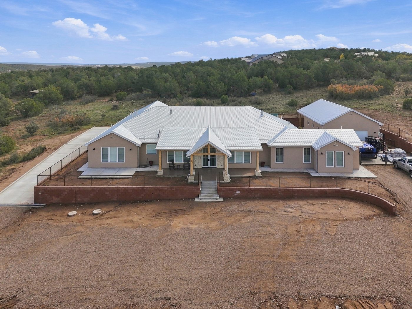 Tijeras — front elevation