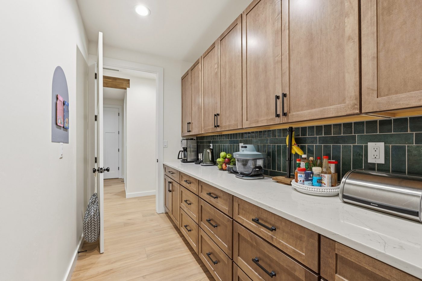 Tijeras — walk-in pantry