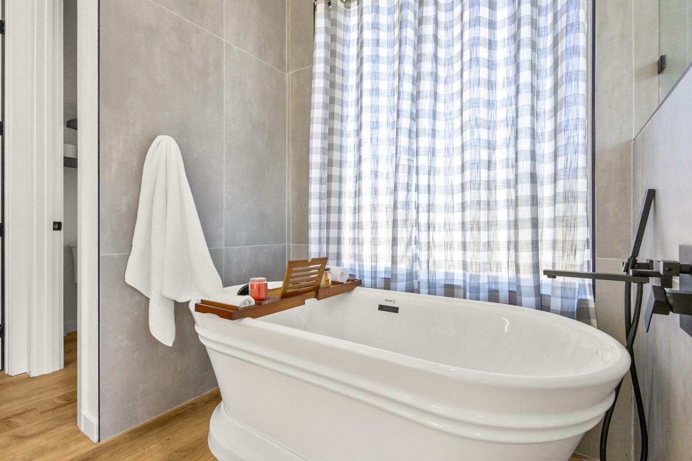 Albuquerque — primary bath